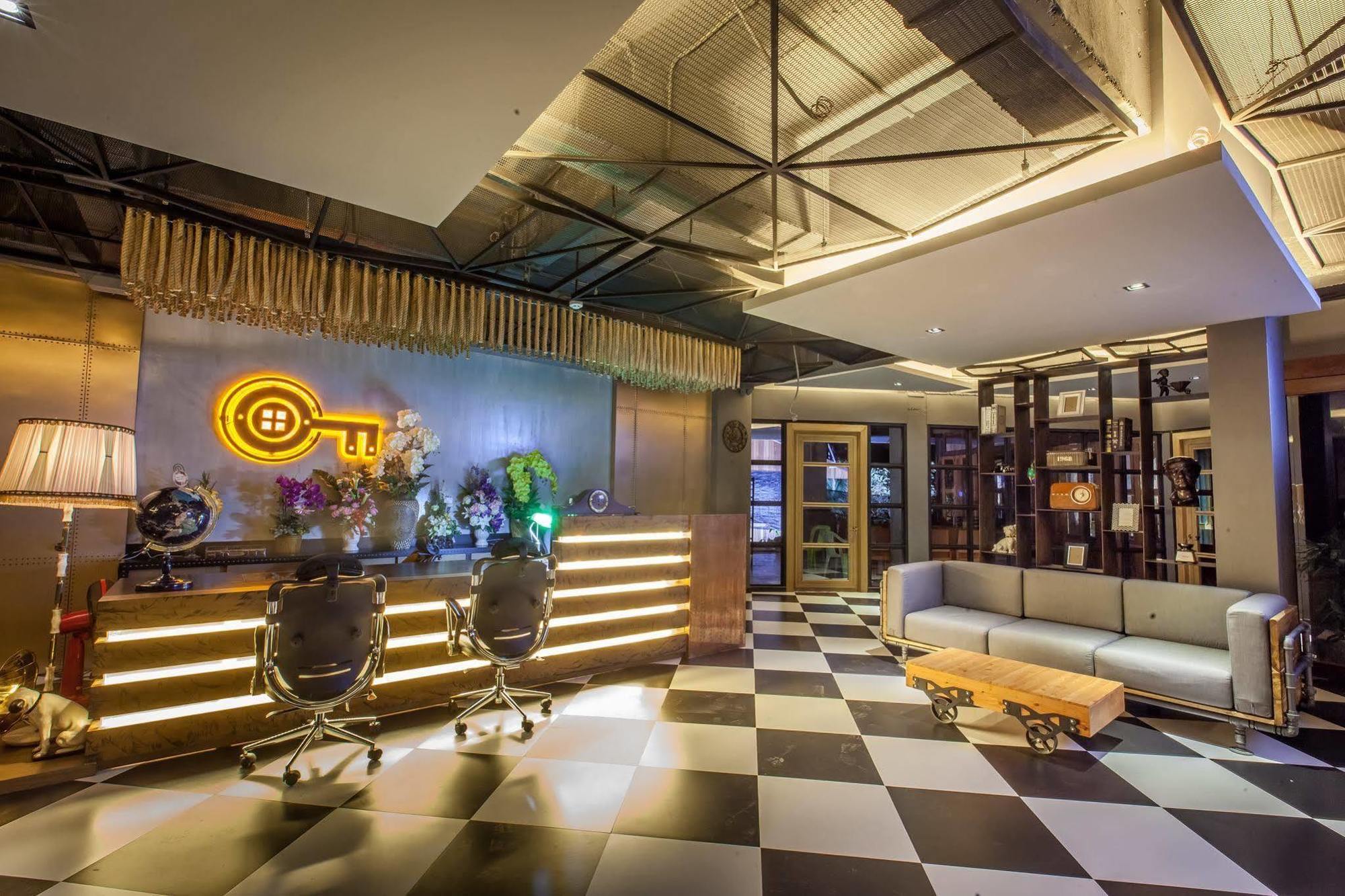 Loft Mania Boutique Hotel Chumphon Exterior foto