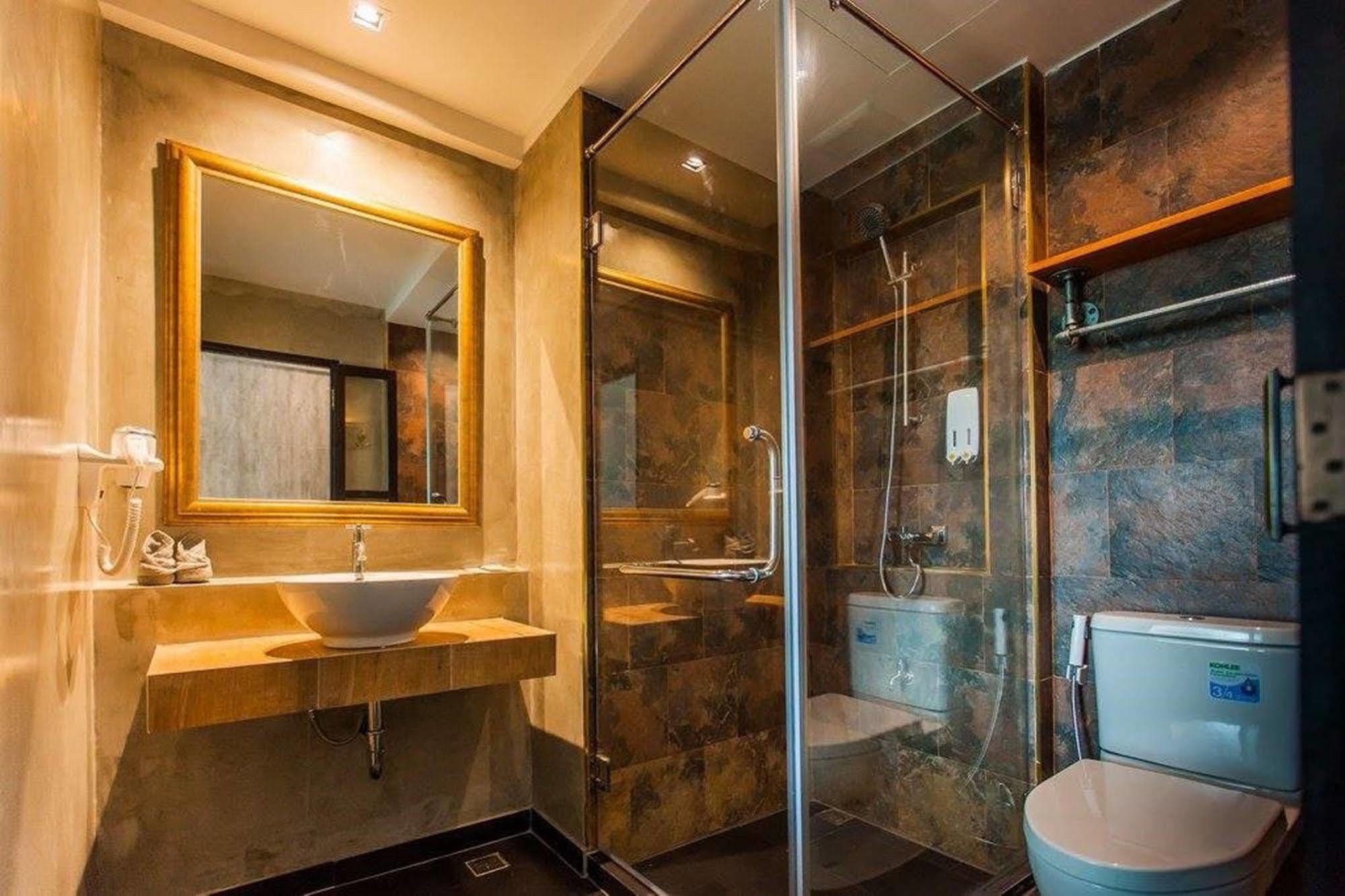 Loft Mania Boutique Hotel Chumphon Exterior foto