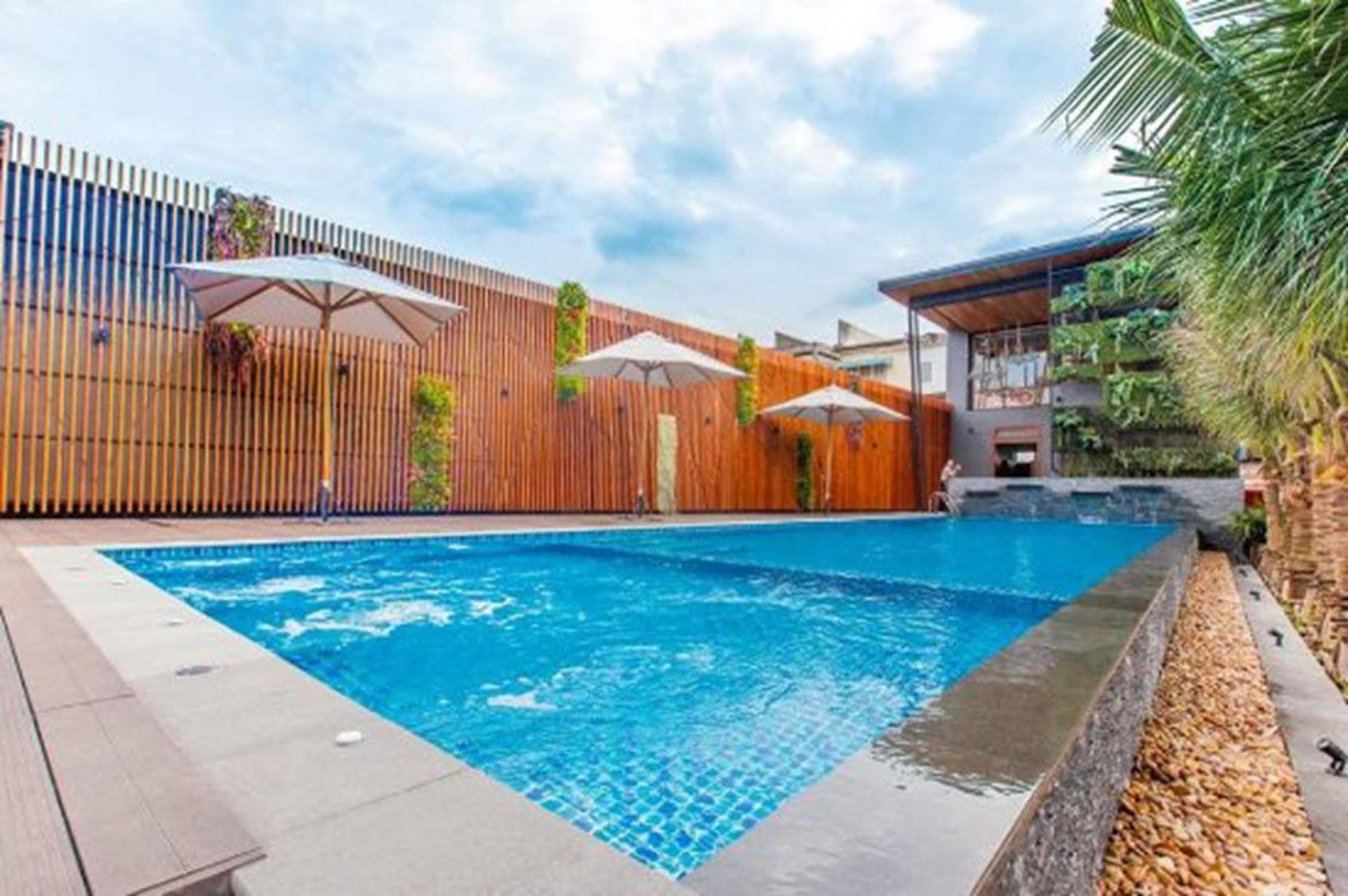 Loft Mania Boutique Hotel Chumphon Exterior foto